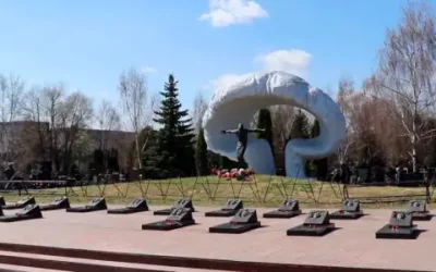 Заказать венок из живых цветов венки на Митинском кладбище